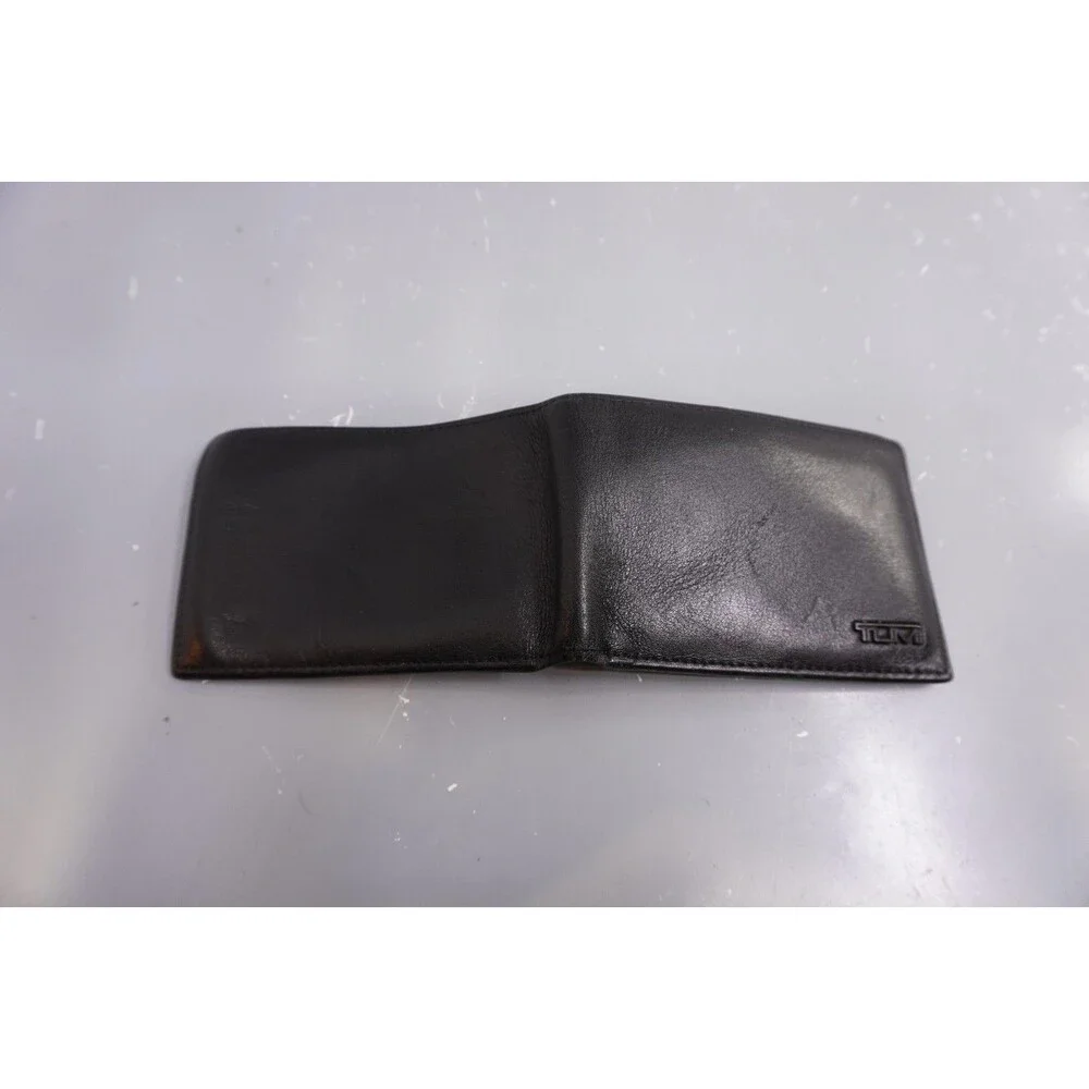 Tumi Delta Men’s Leather Card Holder / Wallet 4 1/4 X 3 Black Leather EUC